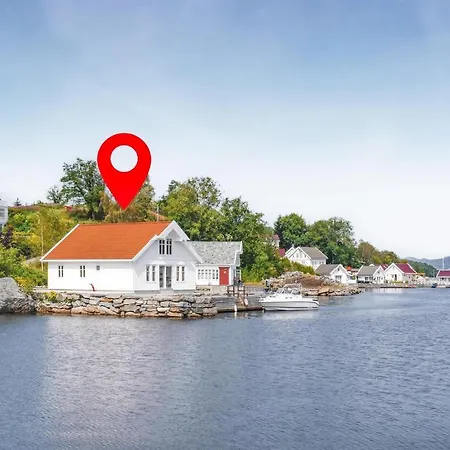 Holiday home 1 Bedroom Beautiful In Skjoldastraumen