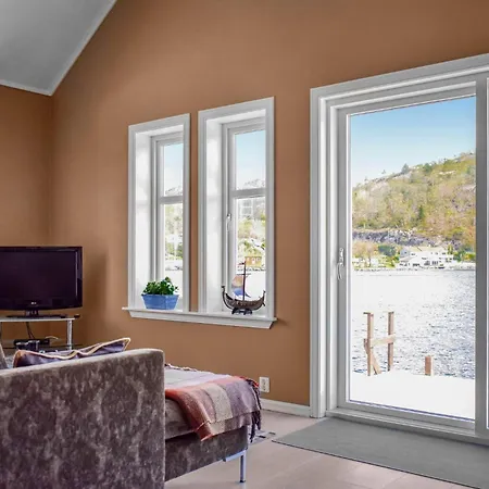 1 Bedroom Beautiful In Holiday home Skjoldastraumen