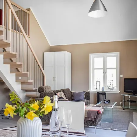 1 Bedroom Beautiful In *