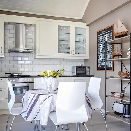 1 Bedroom Beautiful In Skjoldastraumen