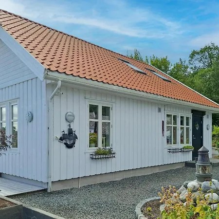 1 Bedroom Beautiful In